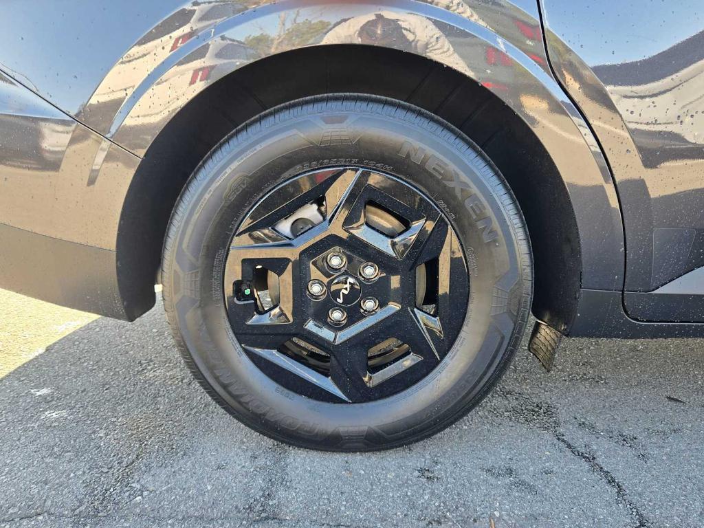 used 2025 Kia Carnival car, priced at $35,268