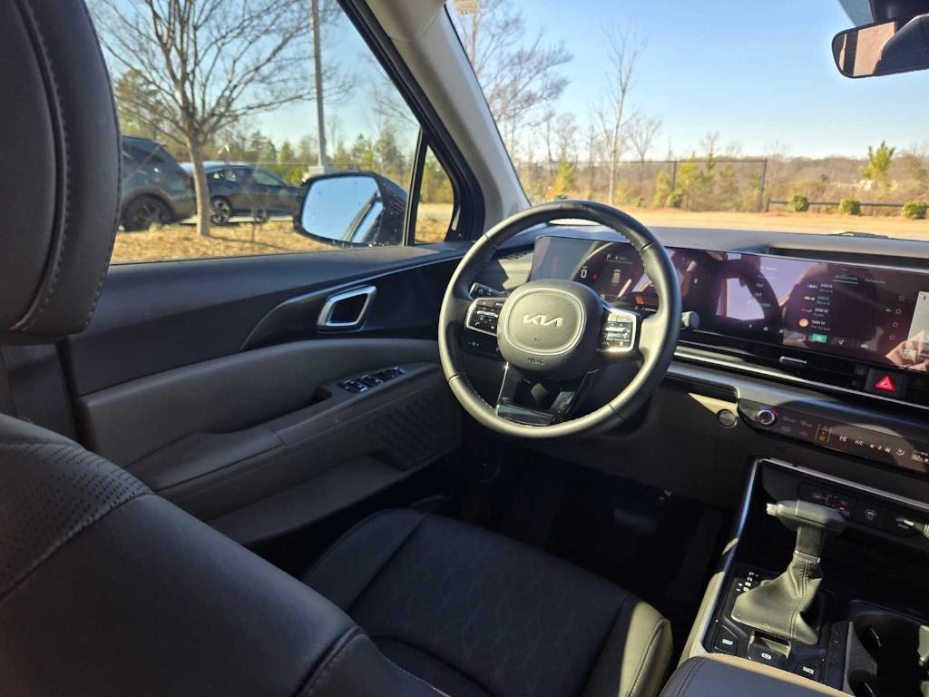 used 2025 Kia Carnival car, priced at $35,268