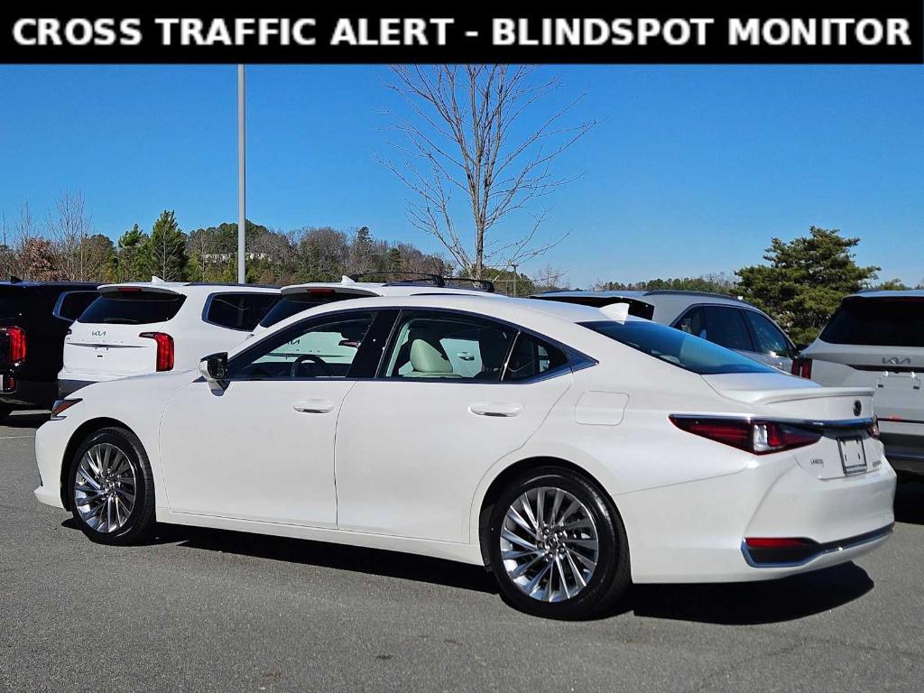 used 2023 Lexus ES 300h car, priced at $43,081