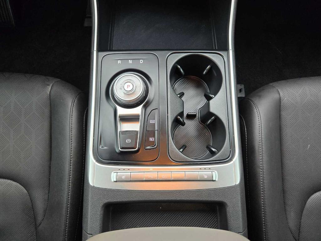 used 2025 Kia Carnival Hybrid car, priced at $35,918