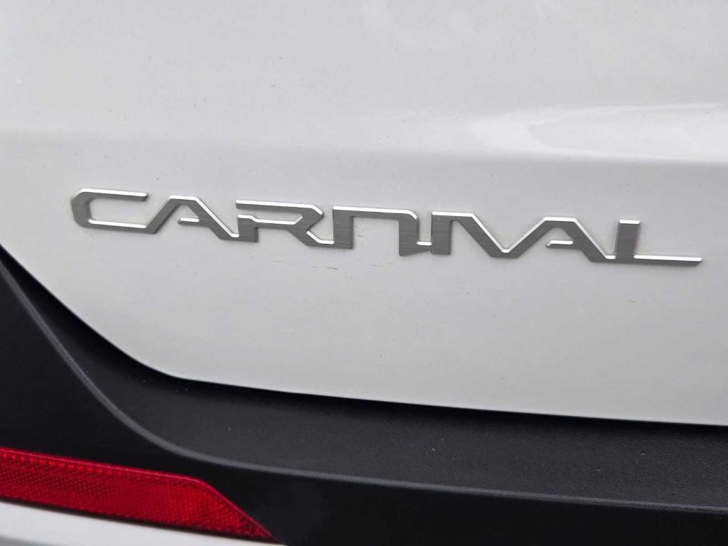 used 2025 Kia Carnival Hybrid car, priced at $35,918