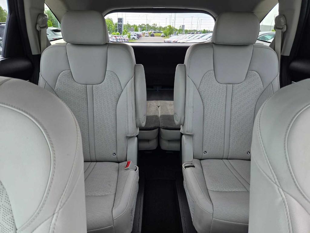 used 2023 Kia Sorento Hybrid car, priced at $26,517