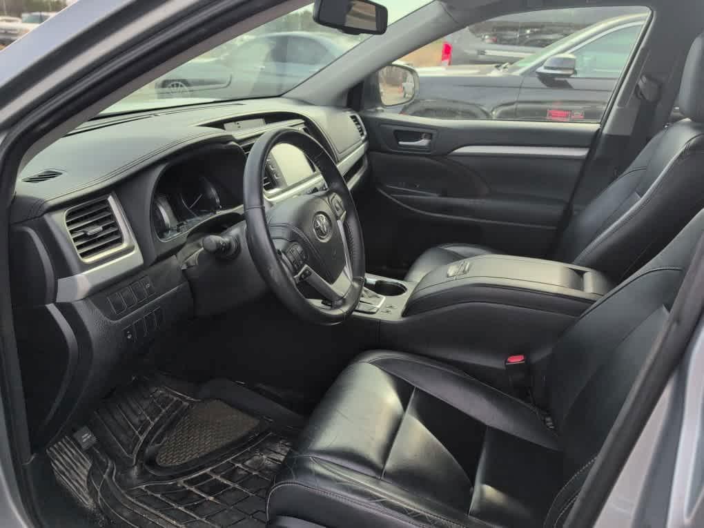 used 2015 Toyota Highlander car, priced at $18,715