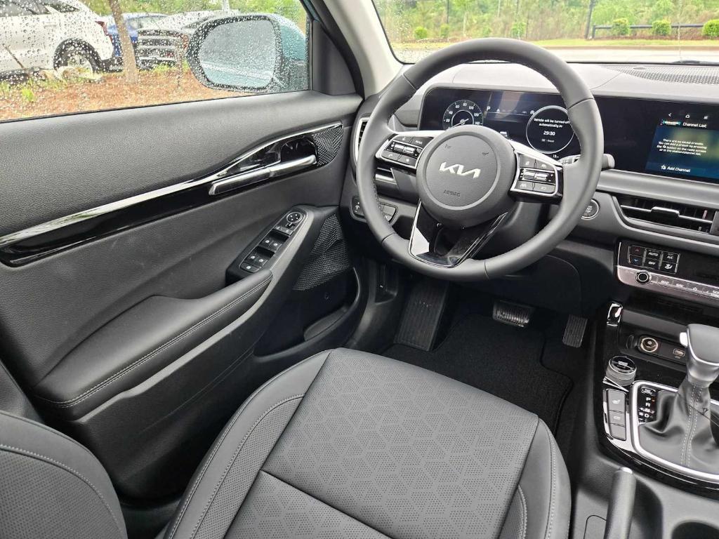 new 2026 Kia Seltos car, priced at $28,002