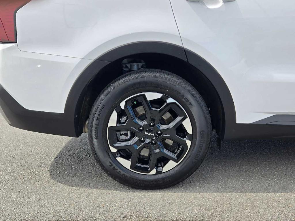used 2025 Kia Sorento car, priced at $29,986