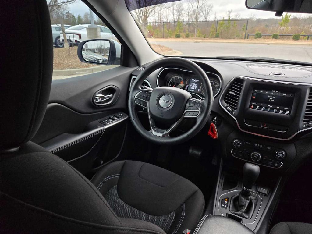 used 2019 Jeep Cherokee car, priced at $16,074