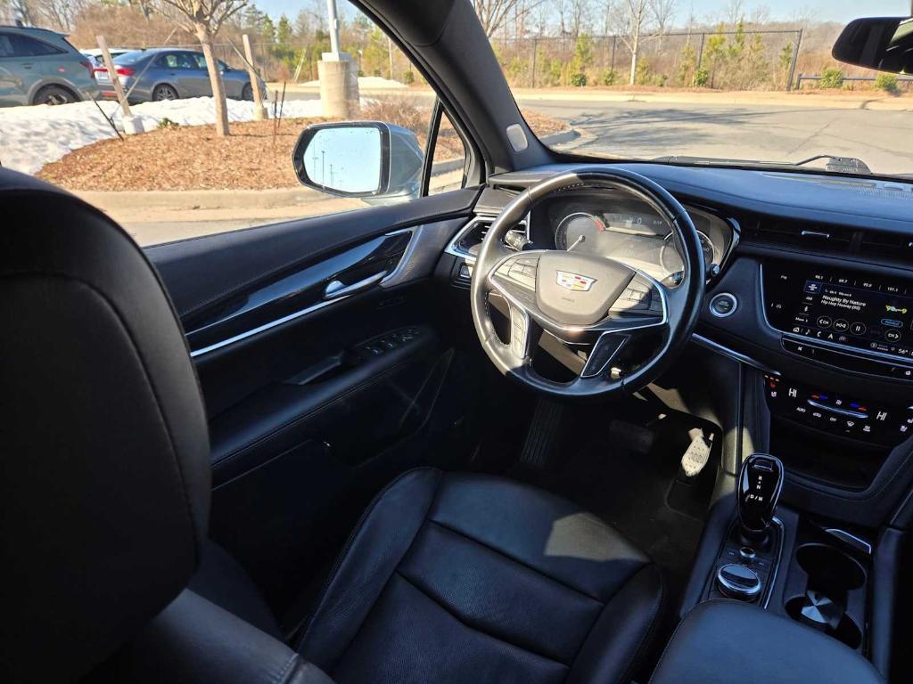 used 2023 Cadillac XT5 car, priced at $24,813