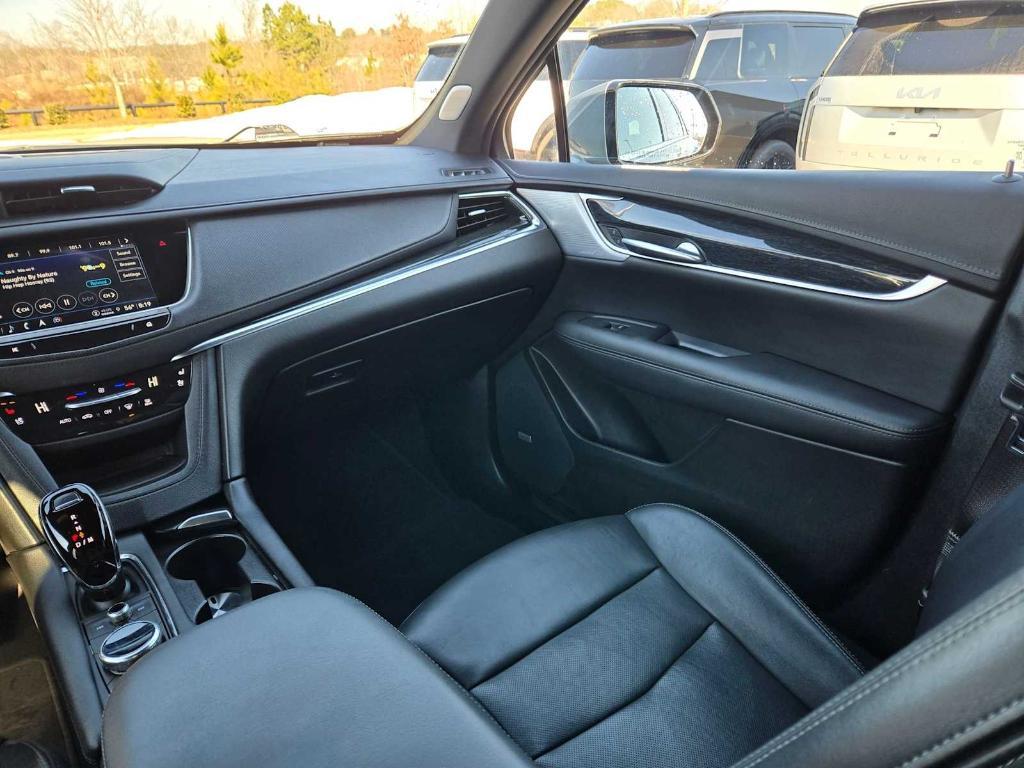 used 2023 Cadillac XT5 car, priced at $24,813