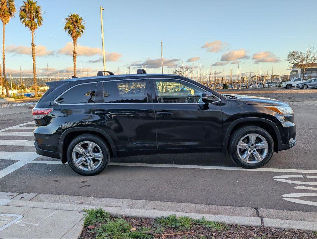 used 2016 Toyota Highlander car, priced at $18,988