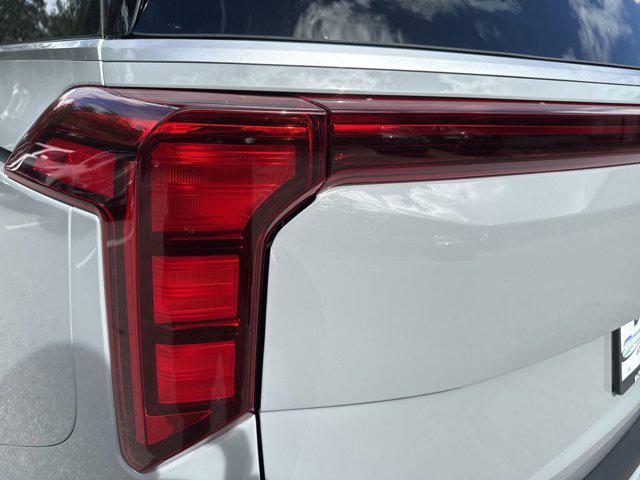 new 2026 Kia Carnival Hybrid car, priced at $42,748