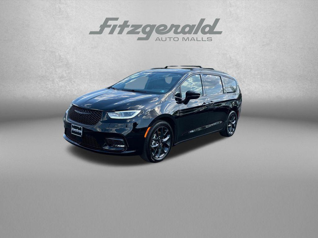 used 2025 Chrysler Pacifica car, priced at $35,988
