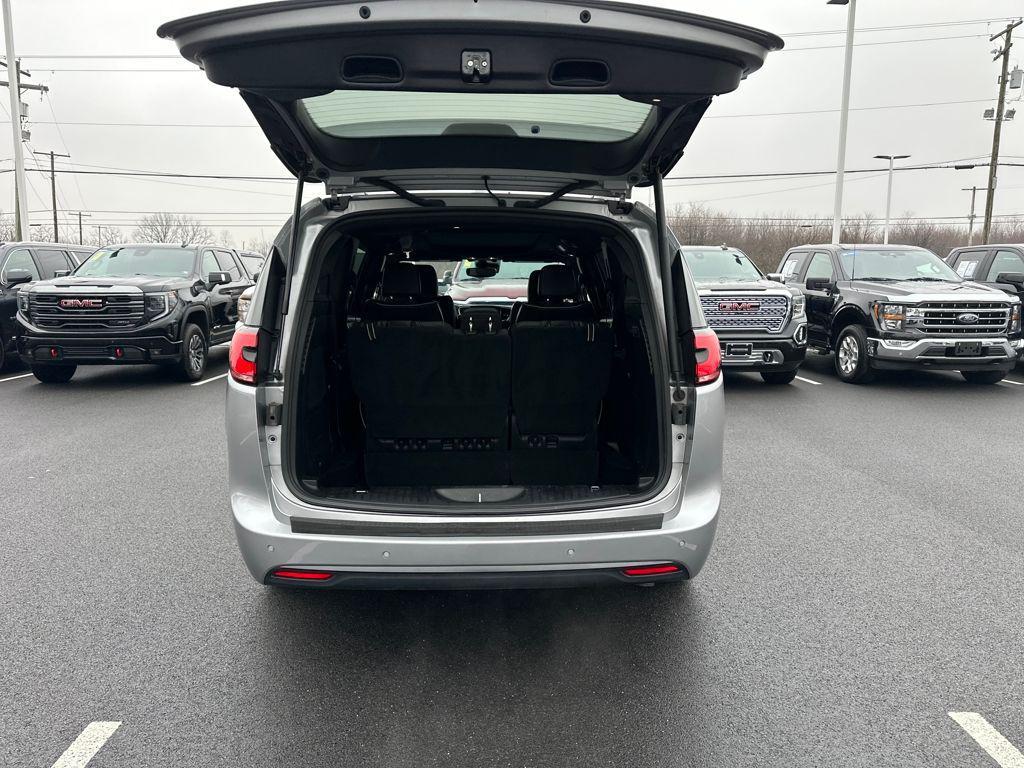 used 2021 Chrysler Pacifica car, priced at $28,488