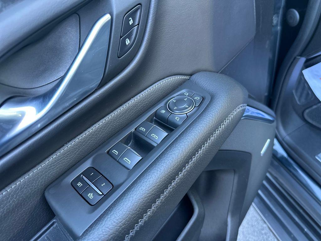 used 2022 GMC Yukon XL car, priced at $50,388