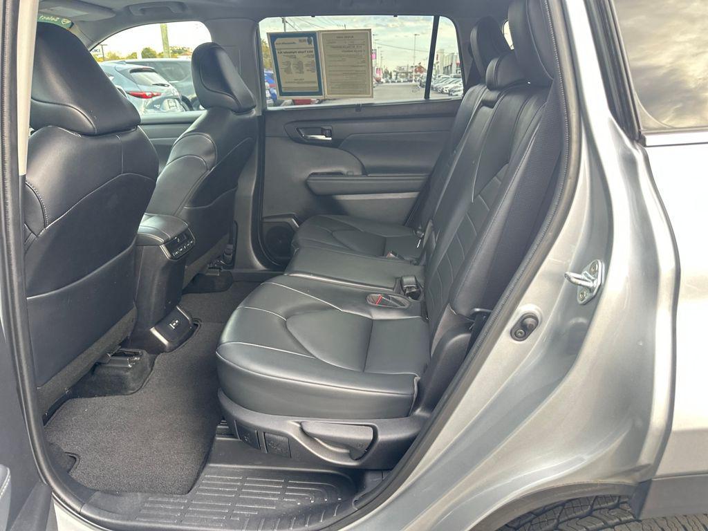 used 2022 Toyota Highlander car, priced at $30,888