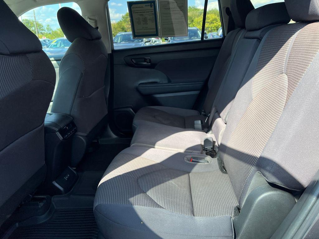 used 2023 Toyota Highlander Hybrid car, priced at $33,188