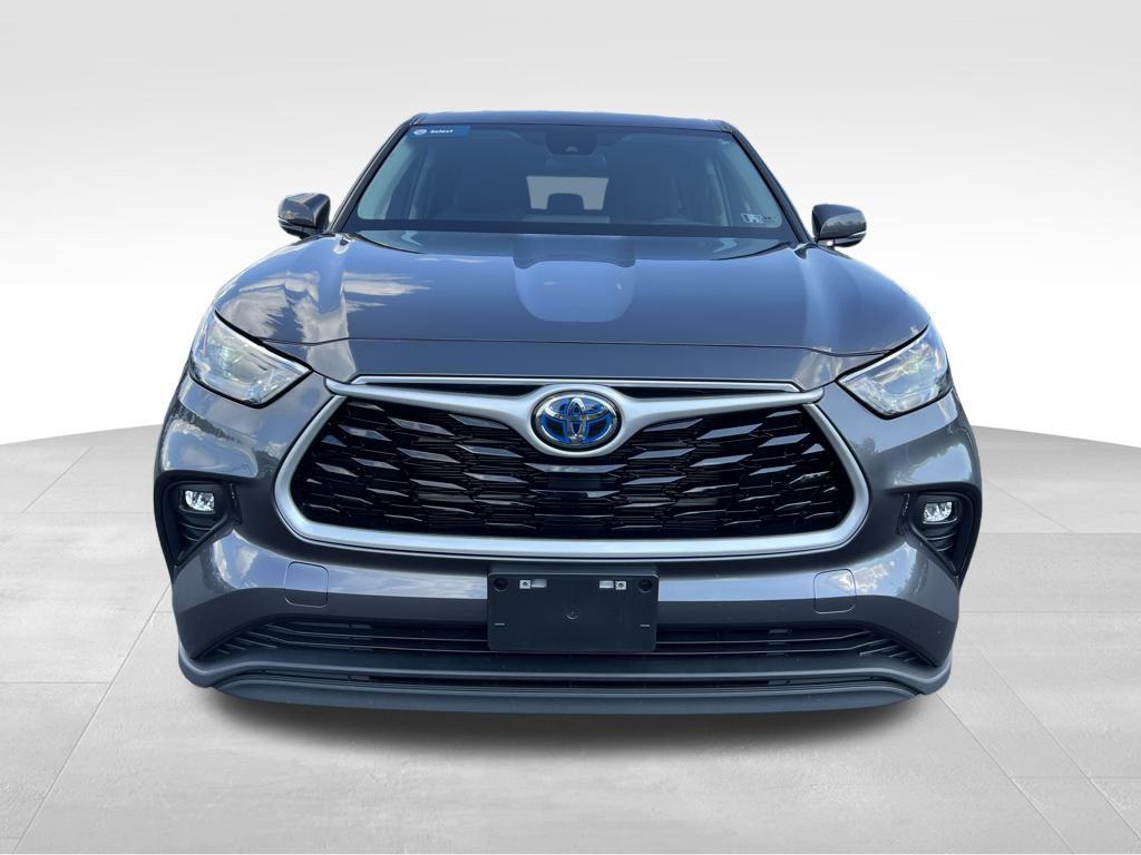 used 2023 Toyota Highlander Hybrid car, priced at $33,188
