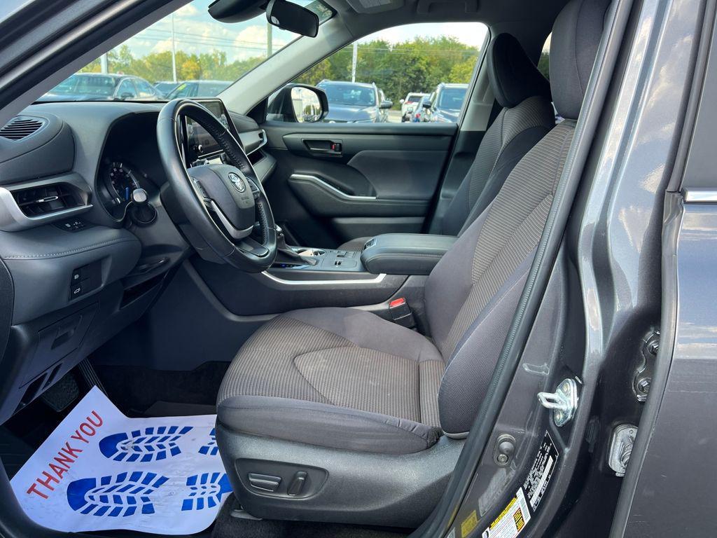 used 2023 Toyota Highlander Hybrid car, priced at $33,188