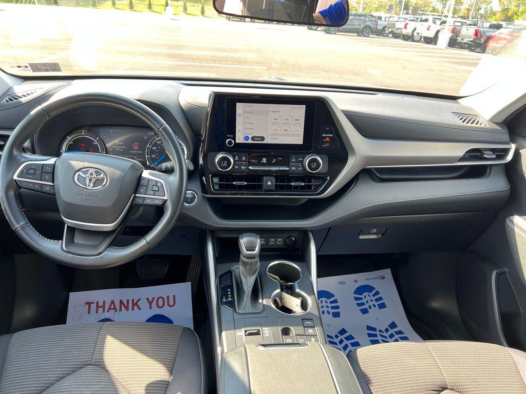 used 2023 Toyota Highlander Hybrid car, priced at $33,188