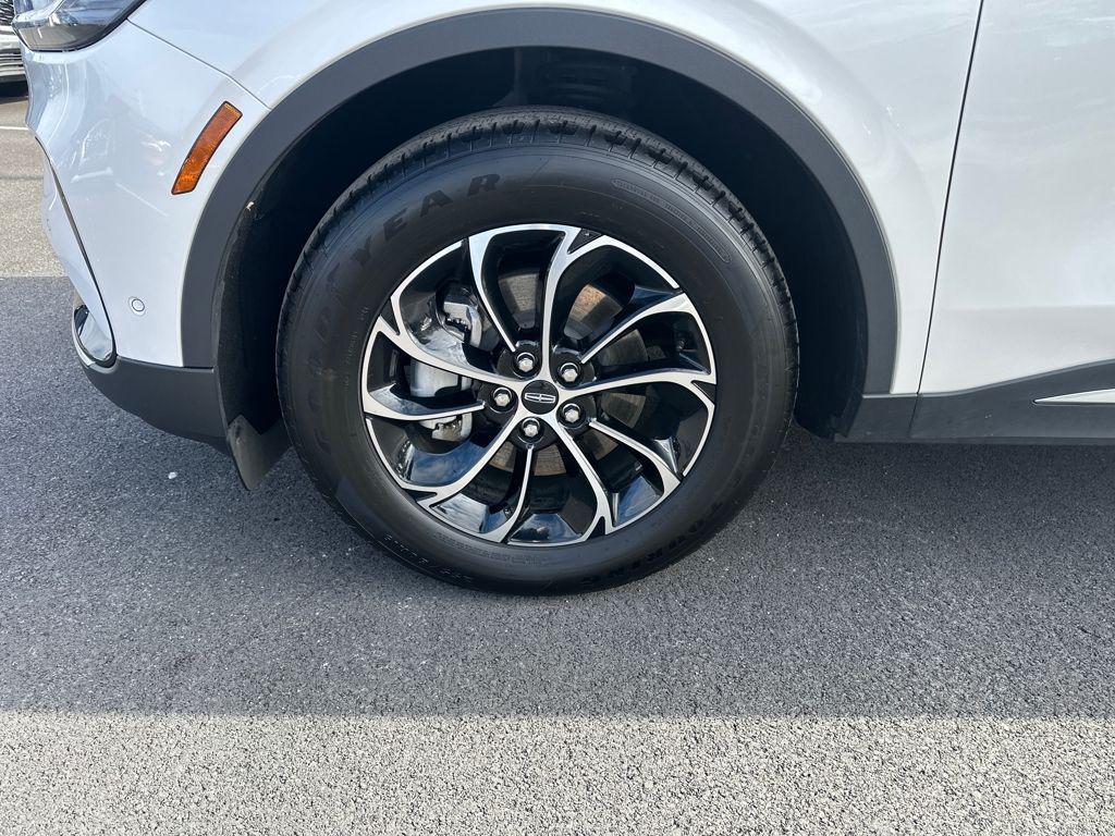 used 2024 Lincoln Nautilus car, priced at $44,888