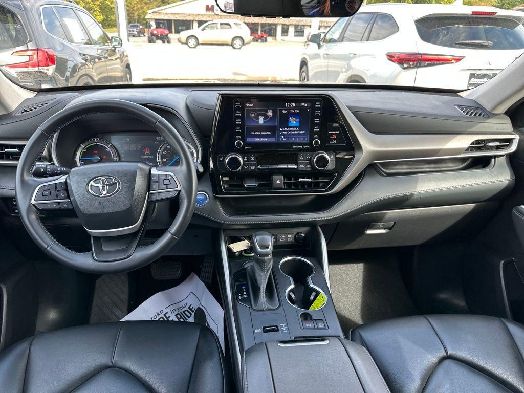used 2022 Toyota Highlander Hybrid car, priced at $38,388