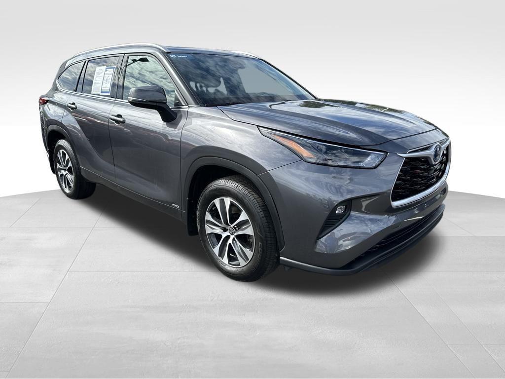 used 2022 Toyota Highlander Hybrid car, priced at $38,388