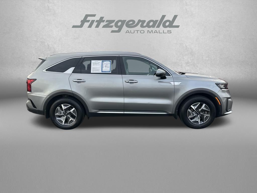 used 2022 Kia Sorento Hybrid car, priced at $21,188