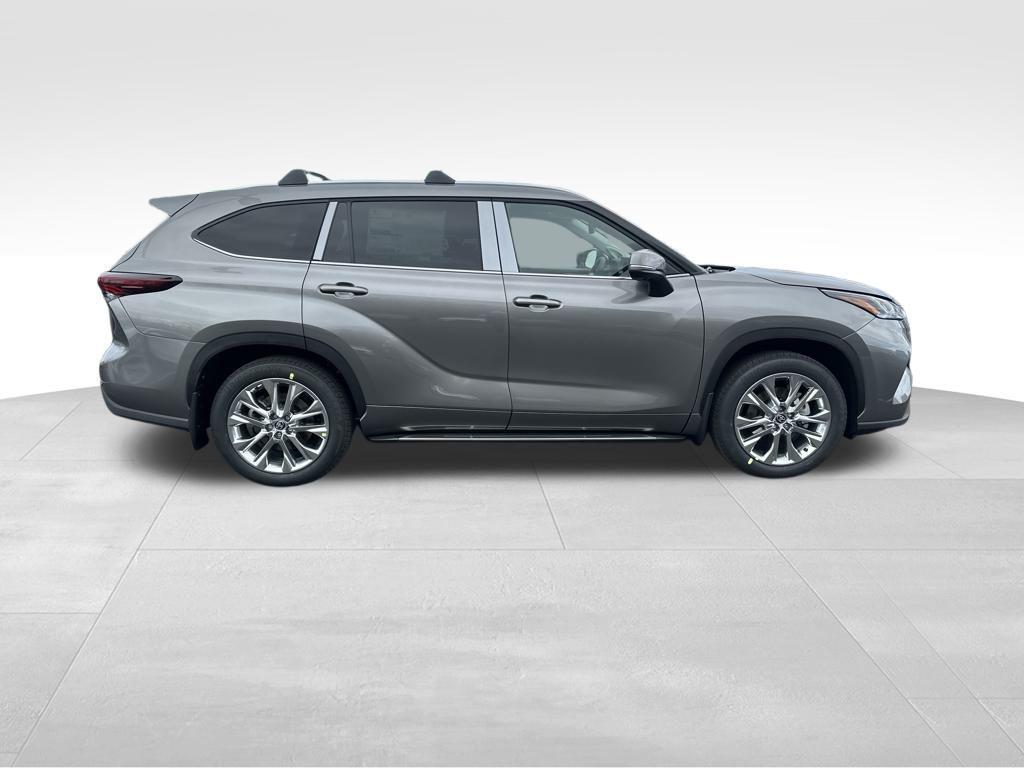 new 2026 Toyota Highlander car, priced at $53,876