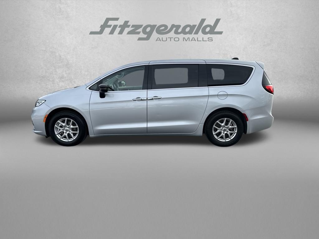used 2024 Chrysler Pacifica car, priced at $26,588