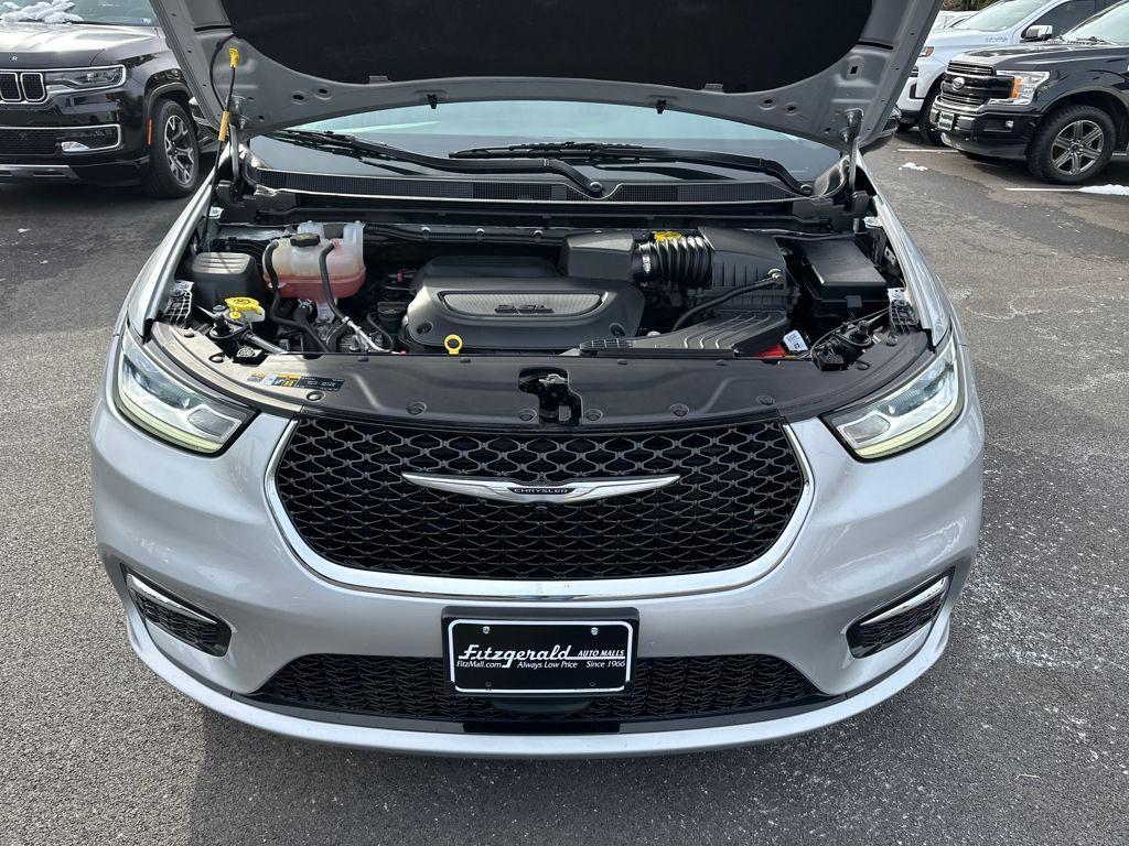 used 2024 Chrysler Pacifica car, priced at $26,588