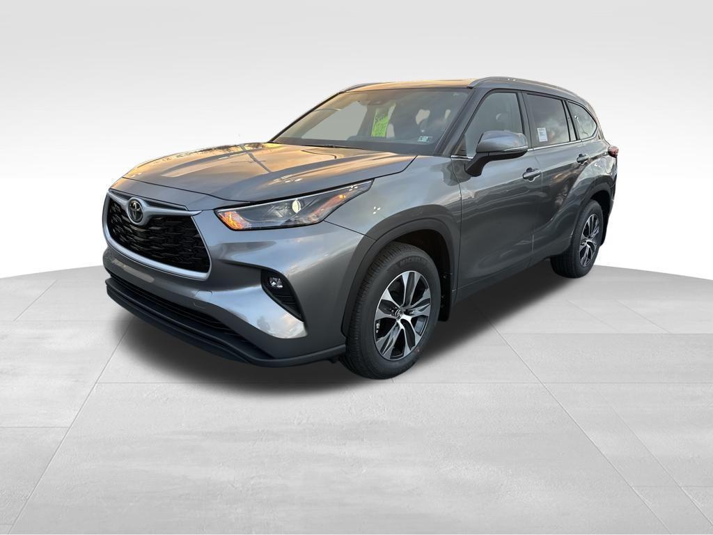 new 2026 Toyota Highlander car, priced at $48,122