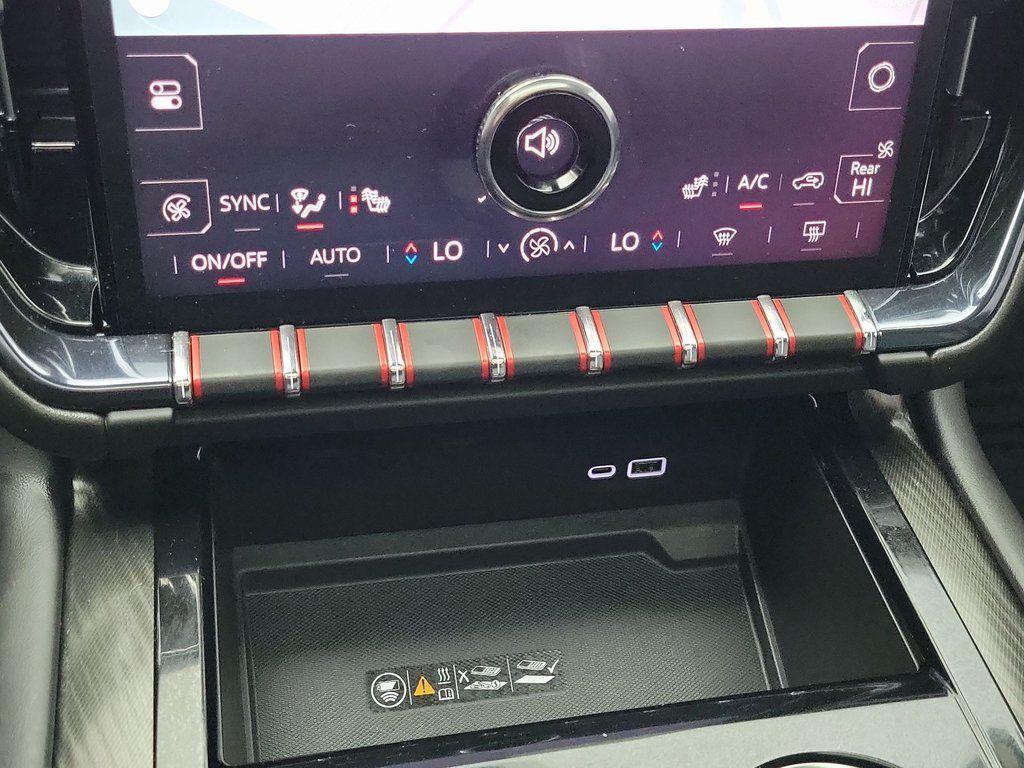 used 2025 GMC Yukon XL car, priced at $79,499