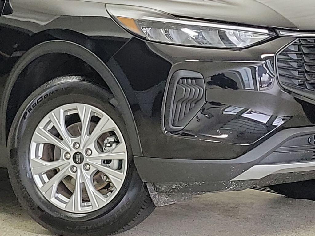 used 2025 Ford Escape car, priced at $24,299