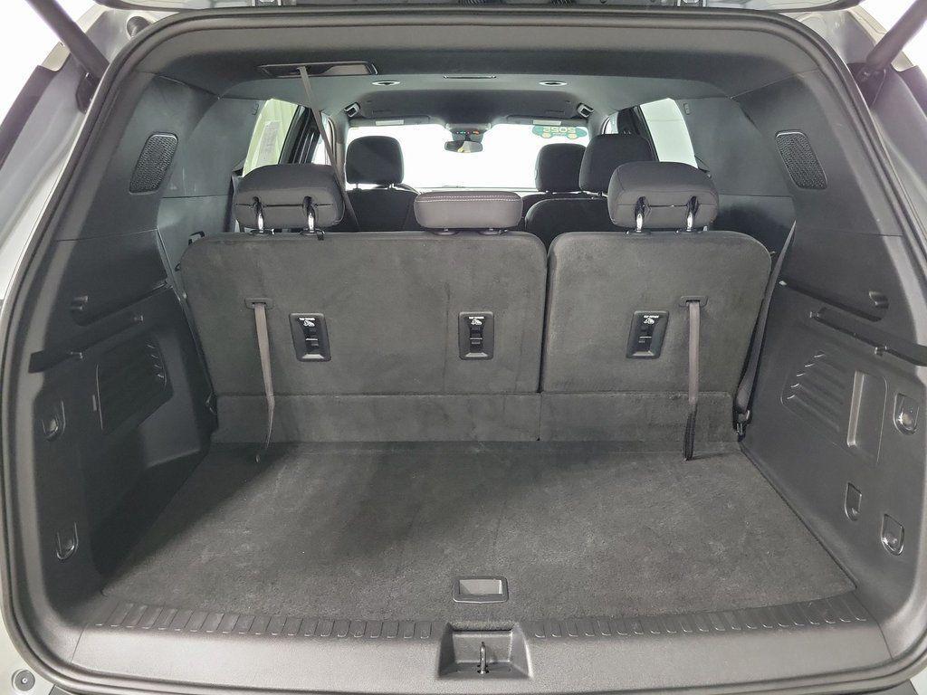 used 2025 Chevrolet Traverse car, priced at $35,999