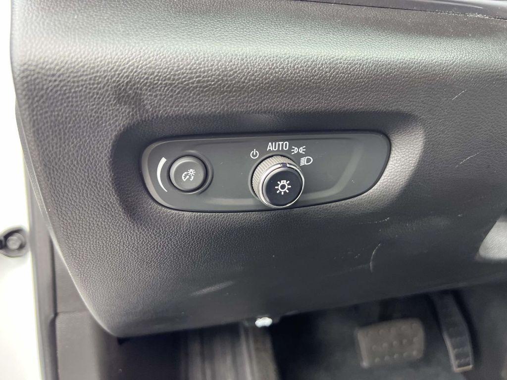 used 2023 Chevrolet Traverse car, priced at $32,489