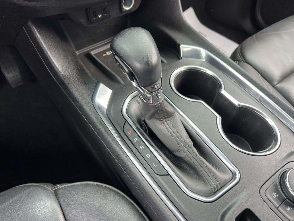 used 2023 Chevrolet Traverse car, priced at $32,489