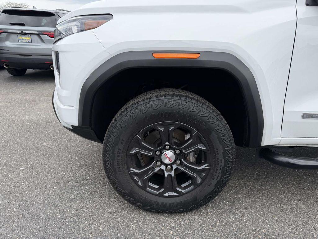 used 2023 GMC Canyon car, priced at $30,999