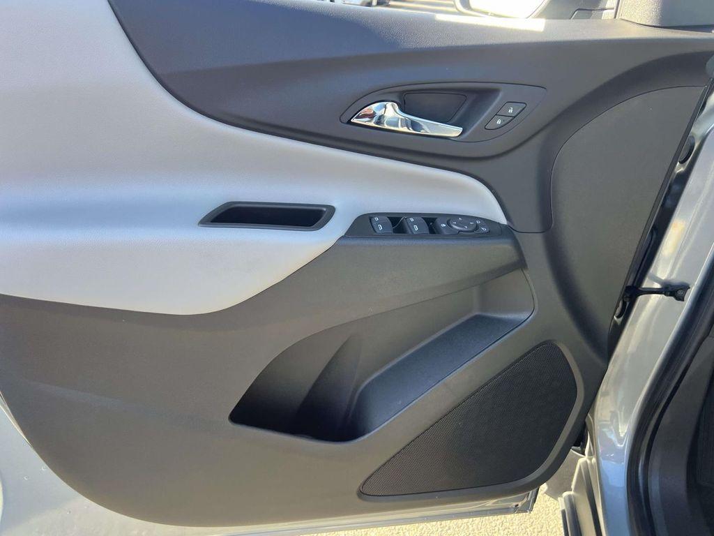 used 2024 Chevrolet Equinox car, priced at $20,999