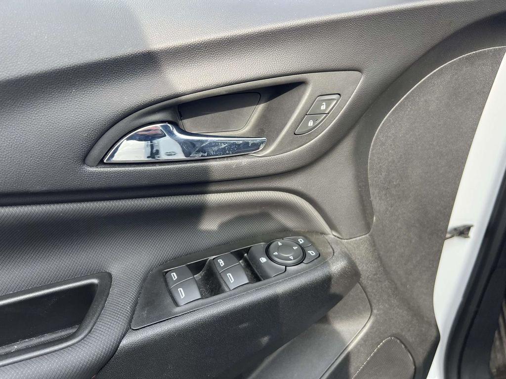 used 2023 Chevrolet Equinox car, priced at $21,999