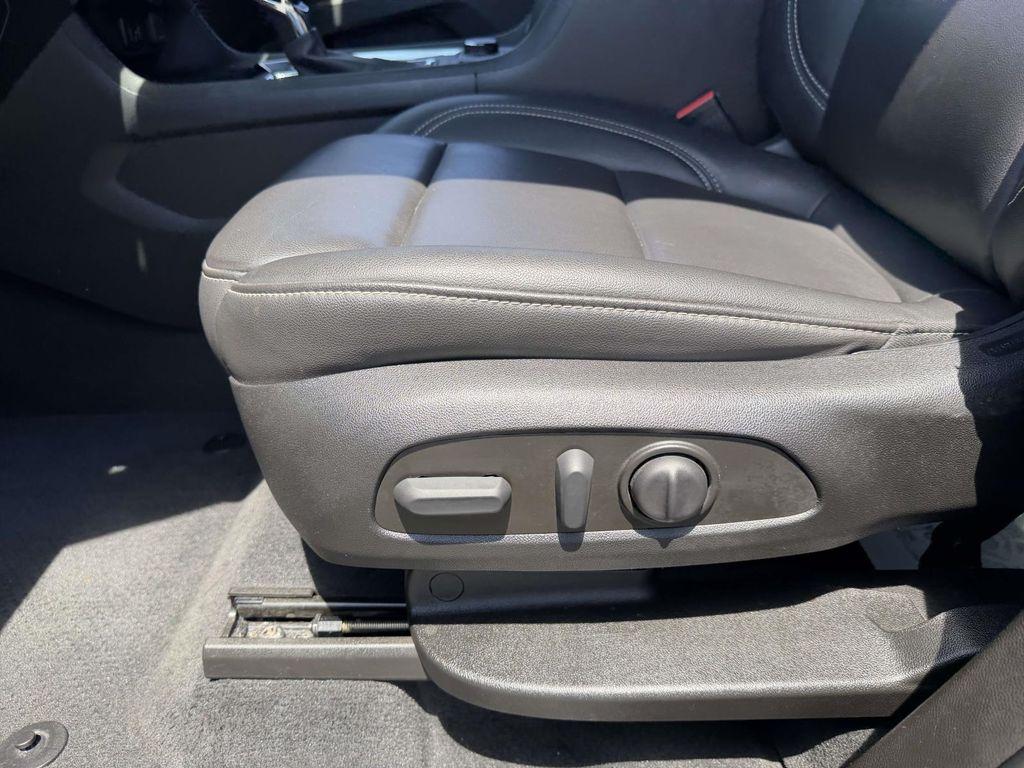 used 2023 Chevrolet Traverse car, priced at $28,999