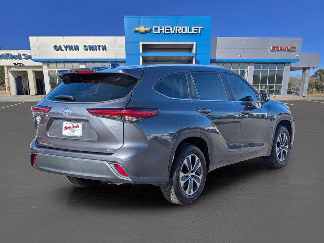 used 2023 Toyota Highlander car, priced at $37,595