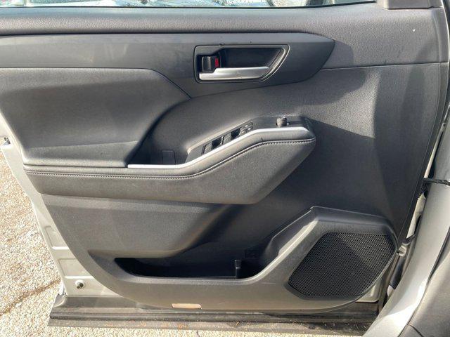 used 2024 Toyota Highlander car, priced at $35,898