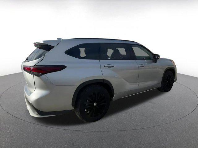 used 2024 Toyota Highlander car, priced at $35,898