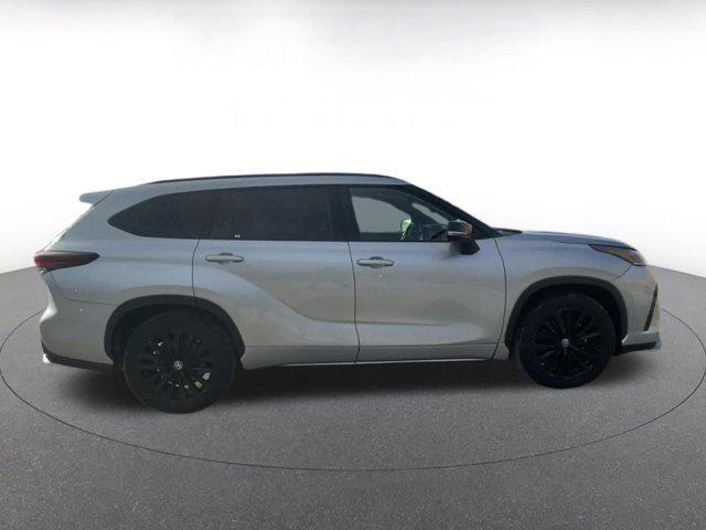 used 2024 Toyota Highlander car, priced at $35,898