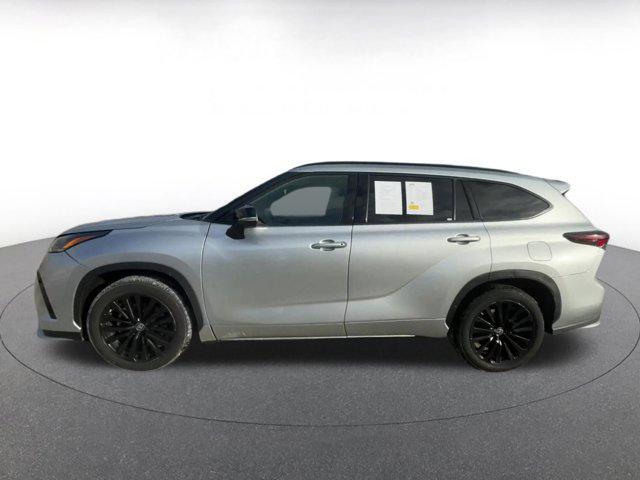 used 2024 Toyota Highlander car, priced at $35,898