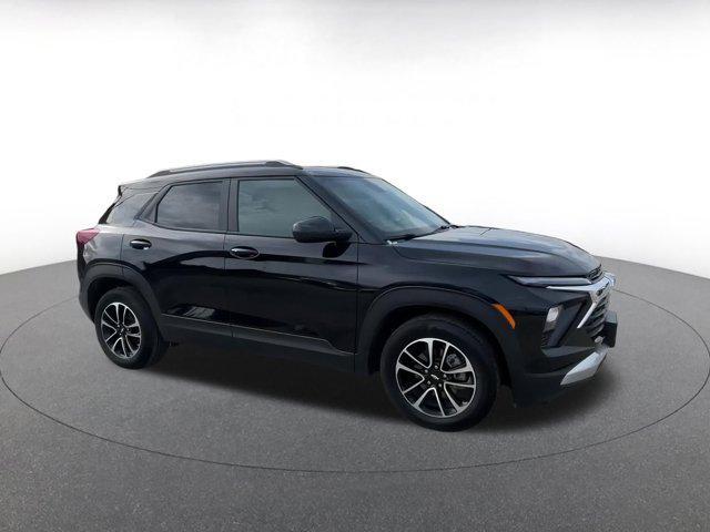 used 2025 Chevrolet TrailBlazer car, priced at $21,576