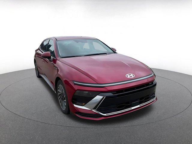 used 2025 Hyundai Sonata Hybrid car, priced at $24,162