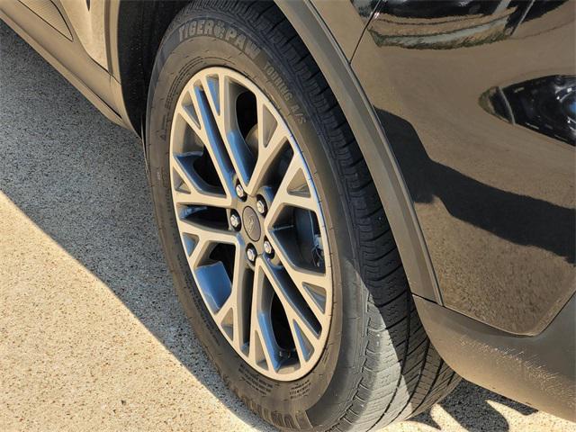 used 2022 Ford Escape car, priced at $19,995