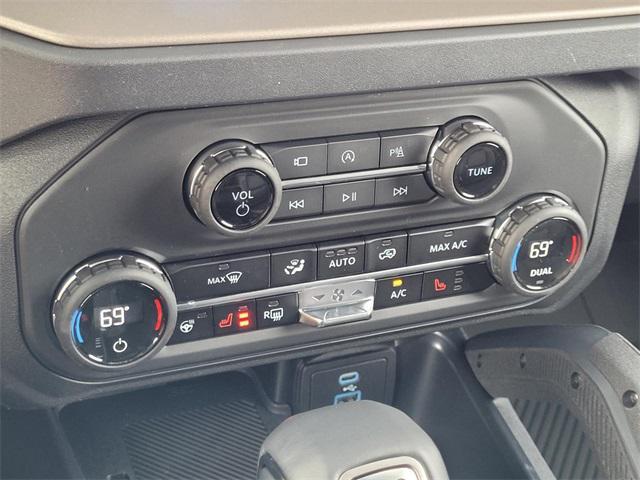 new 2025 Ford Bronco car, priced at $60,832