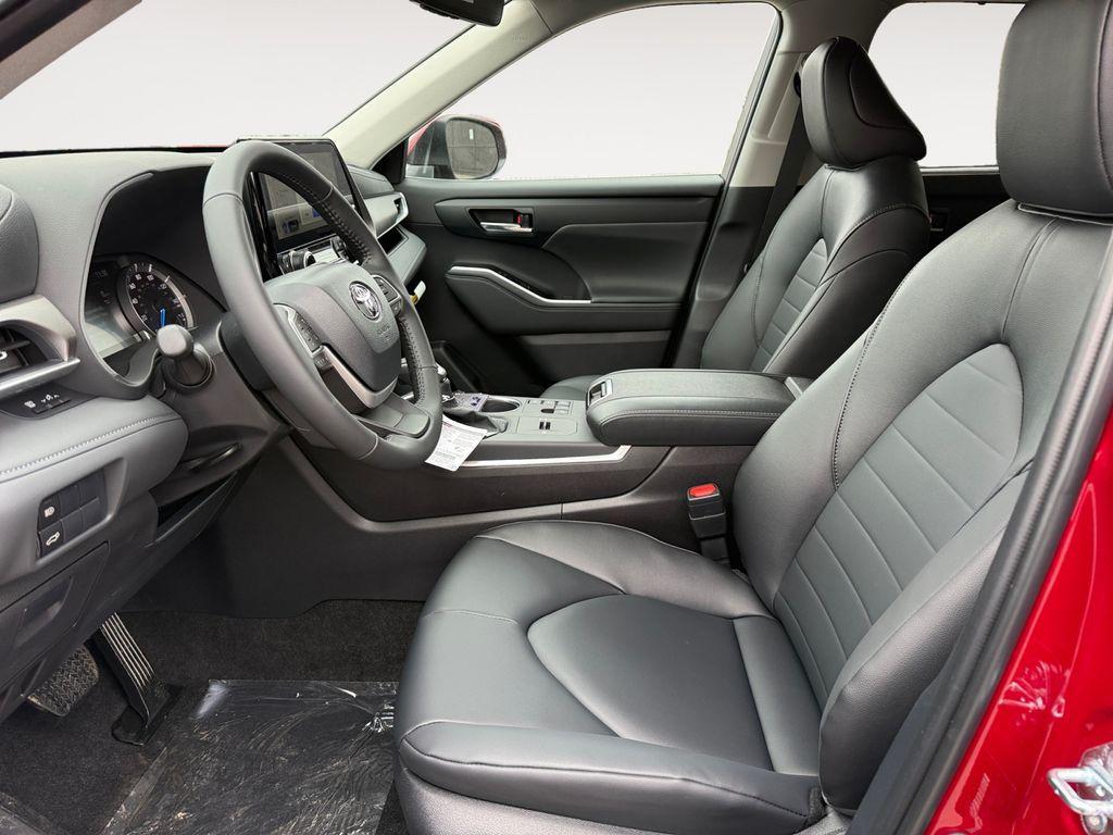 new 2026 Toyota Highlander Hybrid car, priced at $51,447