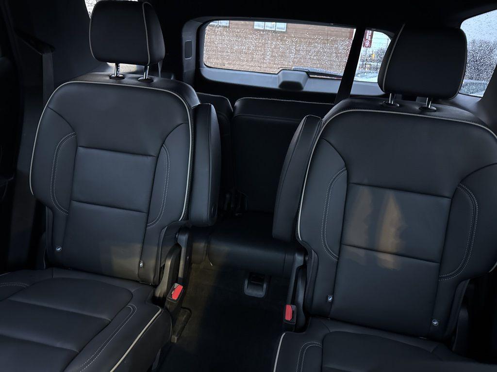 used 2022 Chevrolet Traverse car, priced at $31,595